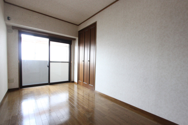 アーバンビュー皆実町弐番館の居間・リビング