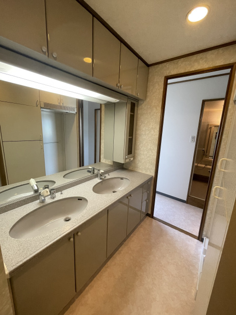 アーバンビュー皆実町弐番館のロビー