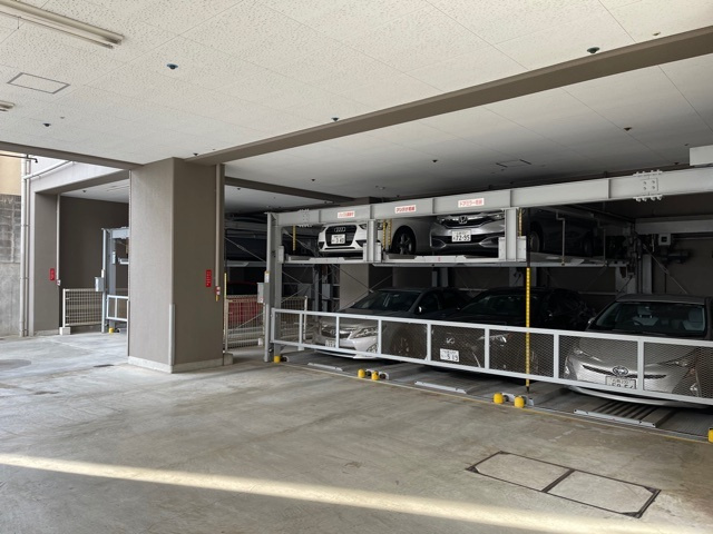 アーバンビュー皆実町弐番館の駐車場