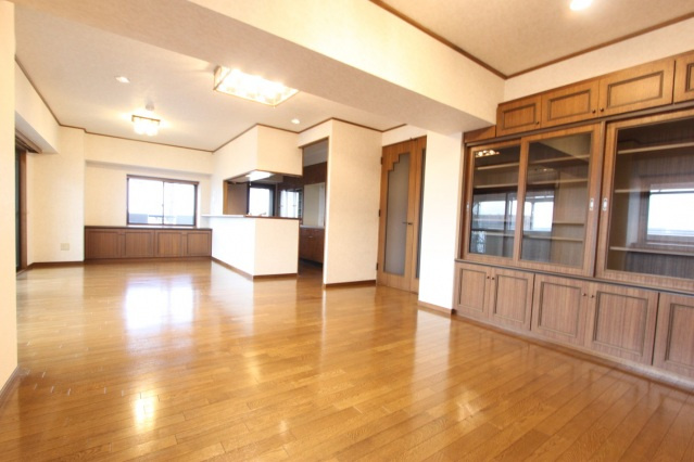 アーバンビュー皆実町弐番館の居間・リビング