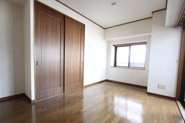 アーバンビュー皆実町弐番館の居間・リビング