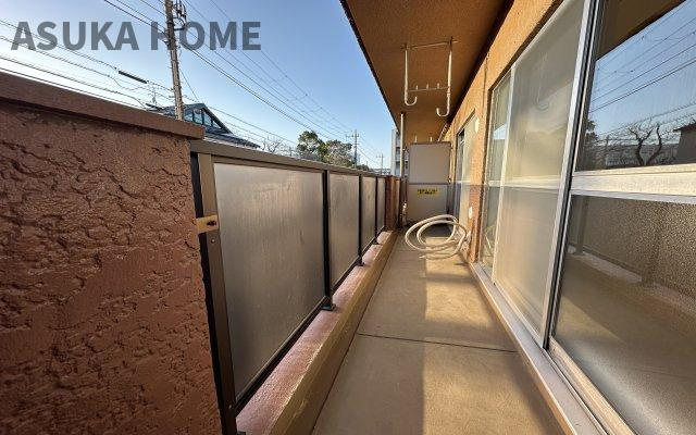 菱興洋光台マンションのバルコニー|陽当りの良いバルコニーは、風通りも良く洗濯物の渇きも早く家事の時短にもなりますよ♪