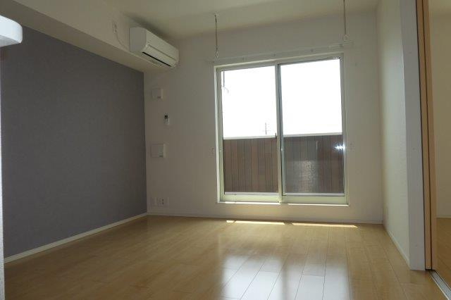 ＣＲＯＷＤ真備の居間・リビング