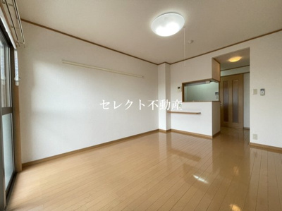 【居間・リビング】 | 八反丸ビルⅡ | 【八反丸ビルⅡ】内装は落ち着いています
