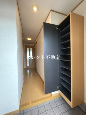 【玄関】 | 八反丸ビルⅡ | 【八反丸ビルⅡ】明るい玄関です