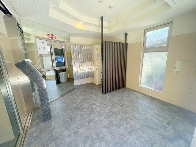 エスリード新大阪コンフォールⅡ番館のエントランス