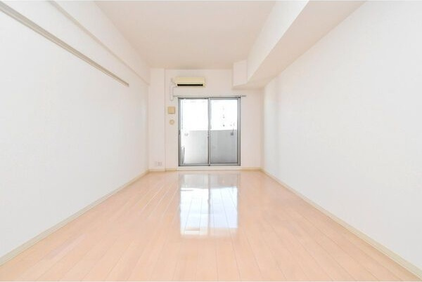 Gramercy Sakaeの居間・リビング