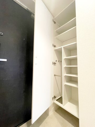 Gramercy Sakaeの玄関