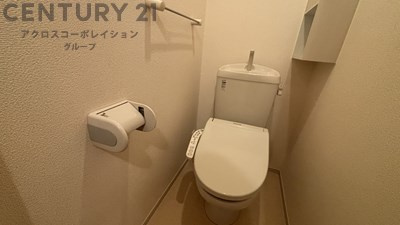 温水洗浄便座付きのトイレです♪
