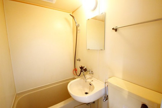 ハイム宇品の浴室