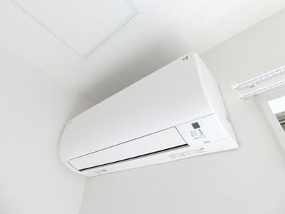 【設備】 | 【新築】(仮称)casita王禅寺東B/カシータ | ※参考写真※暑い夏や寒い冬に大活躍！リビングダイニングキッチンにあるエアコンです☆冷暖房完備で1年中快適に過ごせます♪