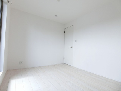 【寝室】 | 【新築】(仮称)casita王禅寺東B/カシータ | ※参考写真※2階・南向き洋室6帖☆クローゼットがあります♪お洋服がスッキリ収納できて、整理しやすくなりますね☆