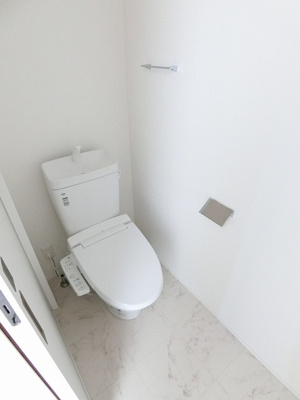 【トイレ】 | 【新築】(仮称)casita王禅寺東B/カシータ | ※参考写真※トイレは温水洗浄便座付き♪人気のバストイレ別です♪トイレが独立していると使いやすいですよね☆