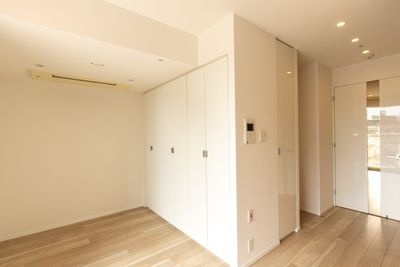 ＴＨＥ　ＲＯＰＰＯＮＧＩ　ＴＯＫＹＯ　ＣＬＵＢ　ＲＥＳＩＤＥＮＣＥの居間・リビング