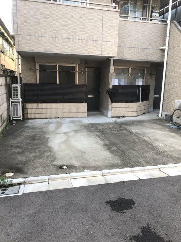 コンフォート赤羽台ガレージの駐車場