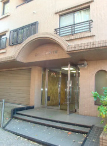 【エントランス】 | クリエイト司余丁町 | 毎日通るエントランスはこのようになっています