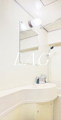 【洗面所】 | セザール代々木公園 | 洗面台です。