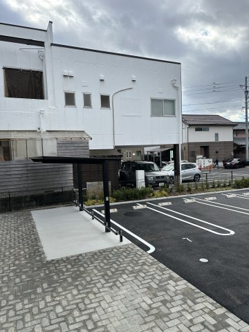 TH-Maison Miyoshi Kamiの駐車場