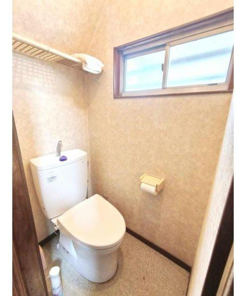 越谷市弥十郎　中古戸建の外観|トイレもきれいにお使いです！