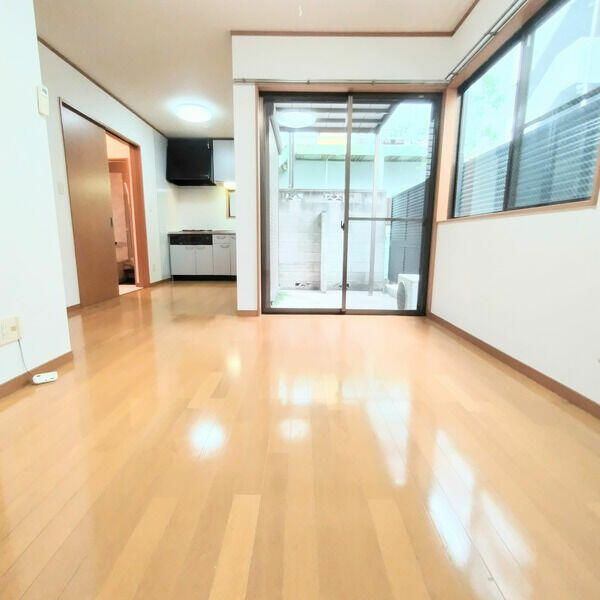 西小岩３丁目貸家の居間・リビング