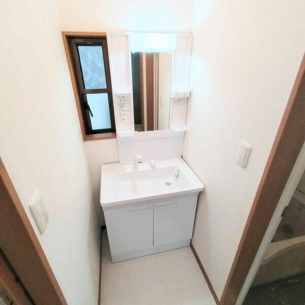 西小岩３丁目貸家の独立洗面台