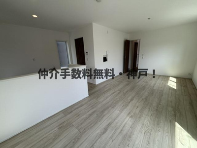 【居間・リビング】 | 明石市朝霧台　新築戸建3号棟　仲介手数料無料！ | リビングです