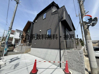 【外観】 | 明石市朝霧台　新築戸建3号棟　仲介手数料無料！ | 外観は落ち着いています