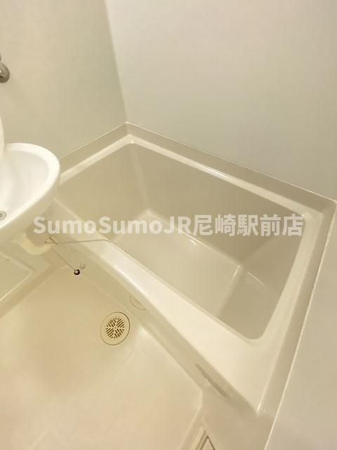 レオパレス長洲西通の浴室