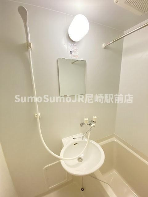 レオパレス長洲西通の洗面所
