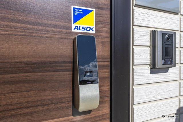 ボーセジュール 弐番館のエントランス