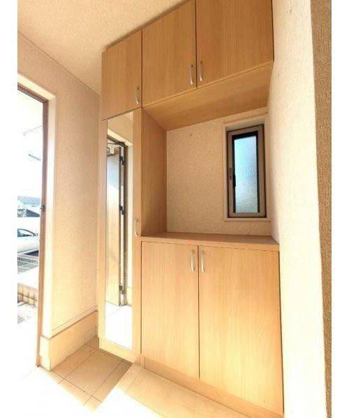 さいたま市見沼区大字南中丸の玄関|下駄箱も大容量！