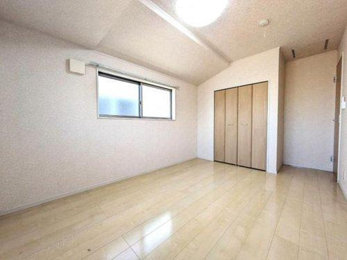 さいたま市見沼区大字南中丸の洋室|全居室しっかり収納があり！