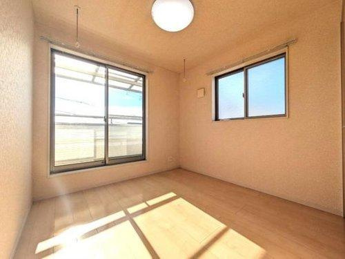 さいたま市見沼区大字南中丸の洋室|室内物干しもあり！