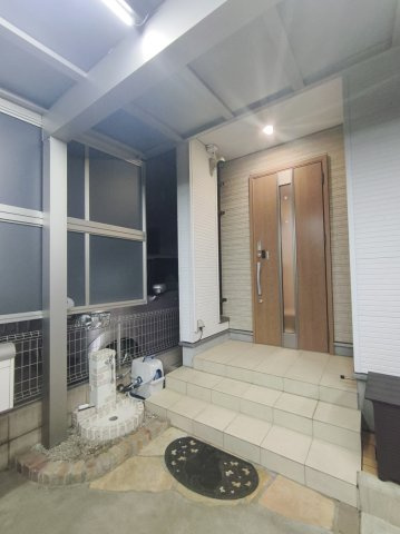 さいたま市見沼区大字南中丸のその他|お洒落な水栓！カーポートで雨にぬれずに家に入れます！