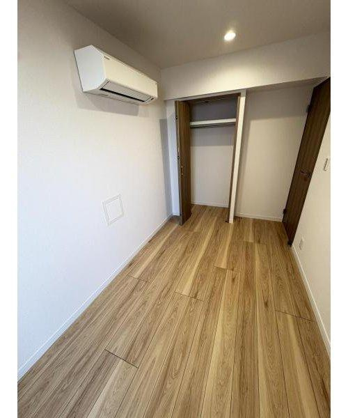 草加松原プリンスハイツの洋室|洋室にはエアコンも付いています