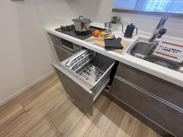 草加松原プリンスハイツのキッチン|食器洗機・浄水器付きキッチン