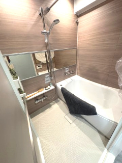 草加松原プリンスハイツの浴室|ゆったり新品の浴室