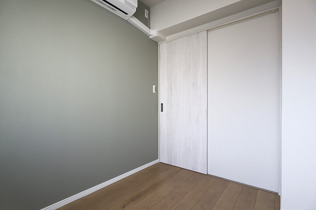 ダイアパレス三国2号館の洋室|-納戸4.3帖-