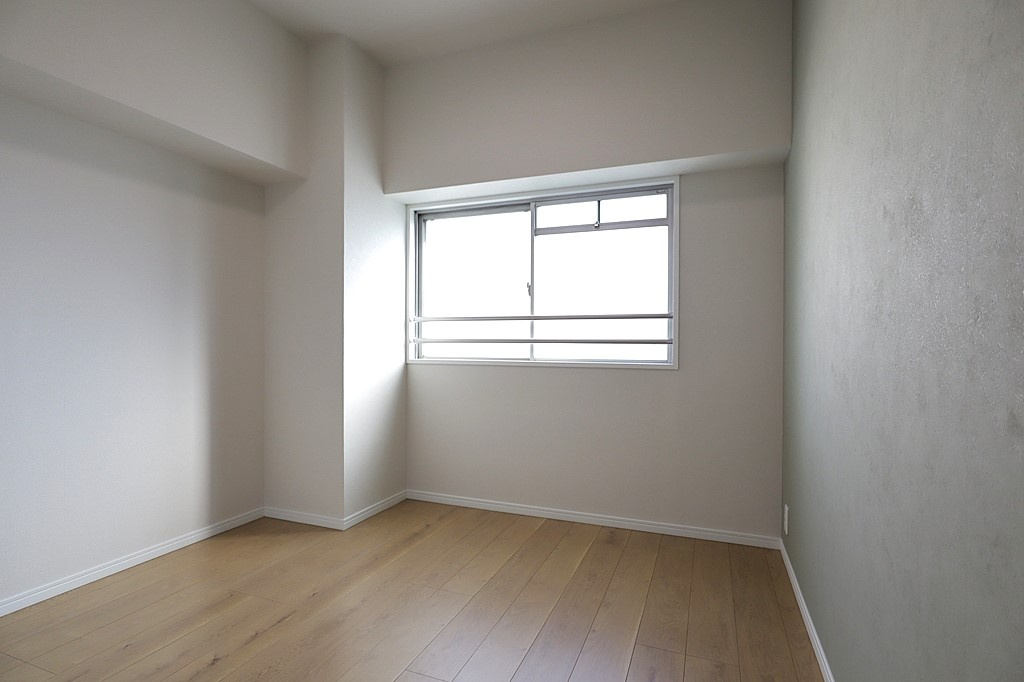 ダイアパレス三国2号館の洋室|-納戸4.3帖-