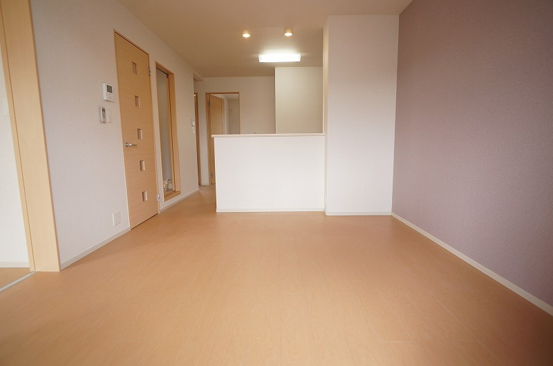 野田市堤台のアパートの居間・リビング|居室・リビング