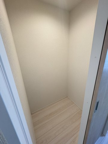 越谷市東越谷　新築戸建ての収納|駐車並列2台可能な整形地