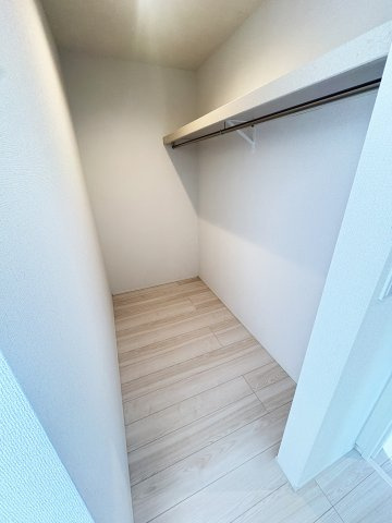 越谷市伊原●新田駅24分の収納|あると嬉しいウォークインクローゼット
敷地36.64坪間口10ｍの開放的な邸宅