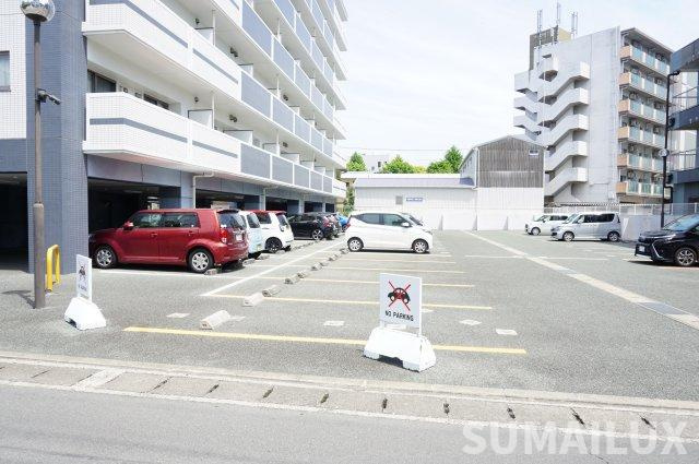 熊本市東区月出２丁目の賃貸マンションの駐車場