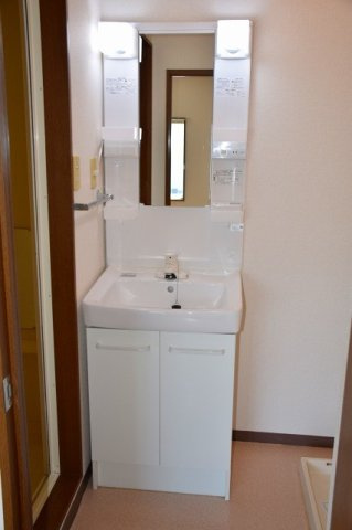 サンハイツ稲葉　　刈谷市近郊の賃貸はクラスホーム刈谷店の洗面所|広い洗面スペース