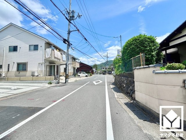 伏見区醍醐南里町　1期　1号棟の前面道路含む現地写真