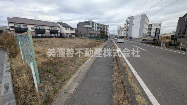 ６６３６４　瑞穂市別府土地の前面道路含む現地写真