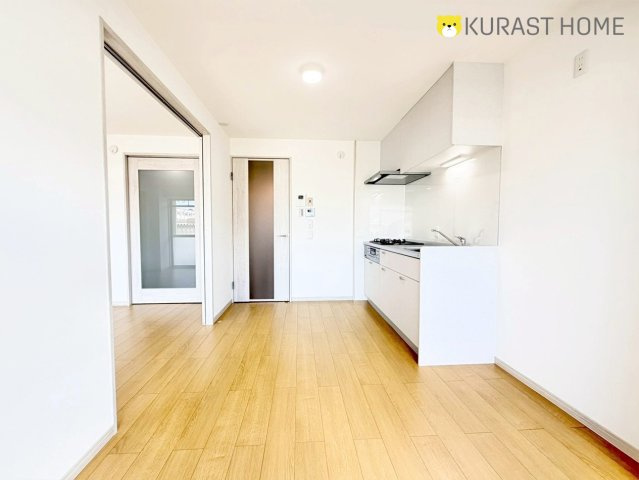 西京極大門ハイツ　3階の居間・リビング