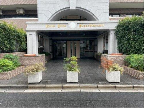 ライオンズヒルズ東浦和のエントランス