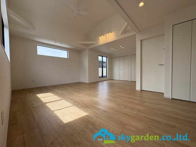藤沢市羽鳥２期　新築戸建　全2棟1号棟の居間・リビング