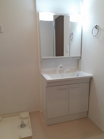 シャルマンⅠ　　刈谷市近郊の賃貸はクラスホーム刈谷店の洗面所|コンパクトで使いやすい洗面所